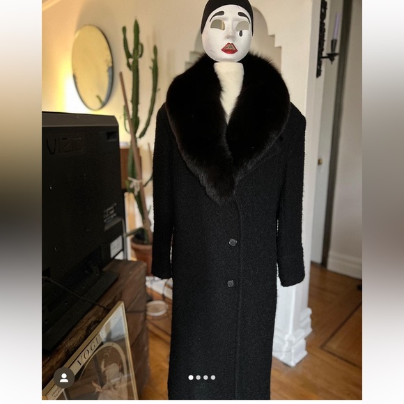 A truly stunning Boucle Wool Coat coat with amazing large Fox collar